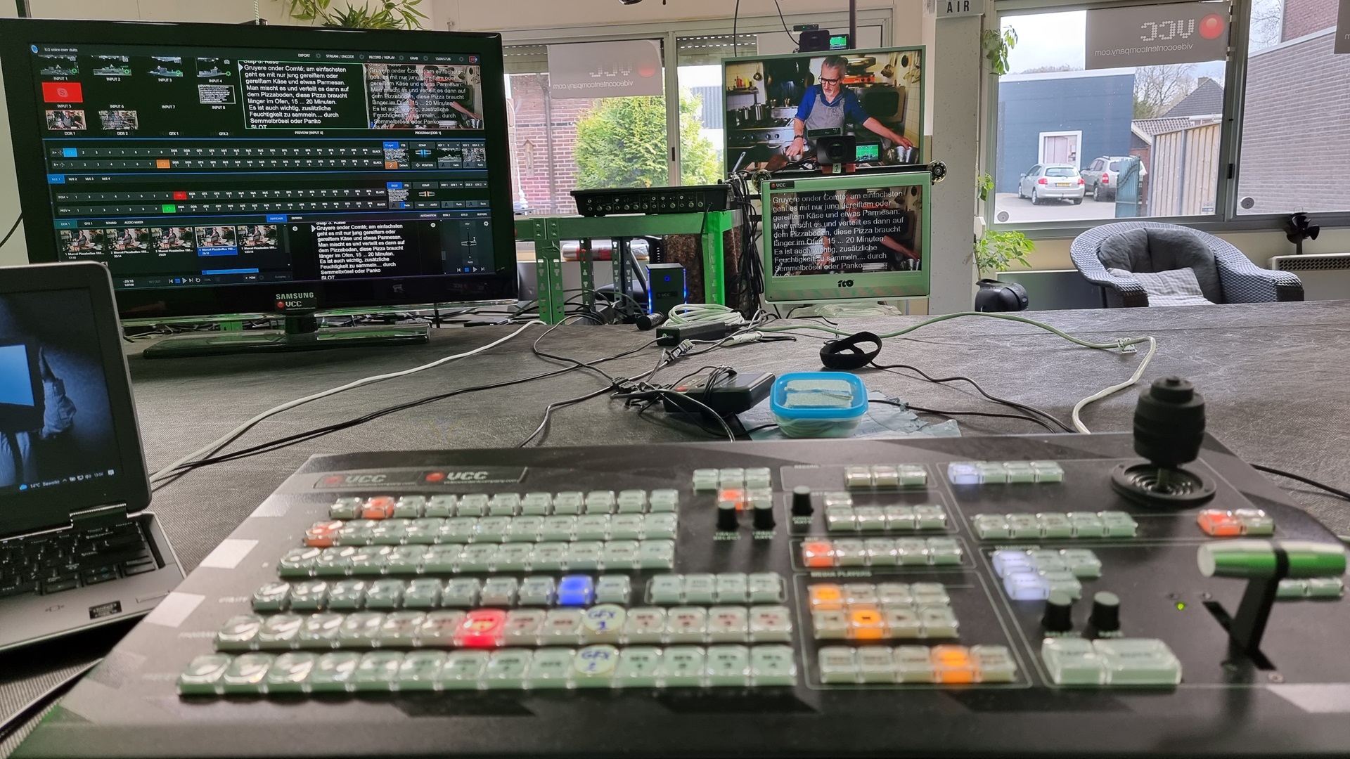 Nederlands Duits en Twentse Voice Over Rene Kogelman Oldenzaal Twente Overijssel met eigen opnamestudio